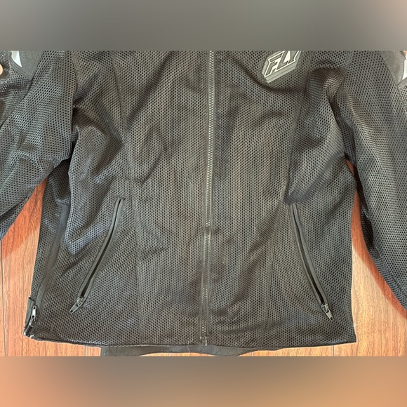 Men’s Flux Air Mesh Jacket - Picture 7 of 11